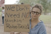 今日黄历特斯拉在得州奥斯汀遭遇抗议活动：反对马斯克Robotaxi计划