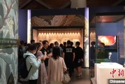 今日黄历百年典藏首渡重洋 124套英国工艺美术运动珍品亮相天津